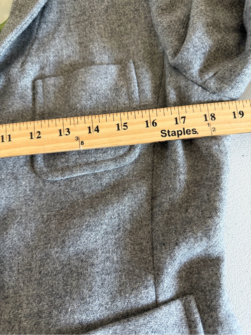 J.Crew blazer 100%wool features a three-button front and distinct patch pockets - Picture 9 of 12